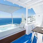 Hyperion Vila Oia